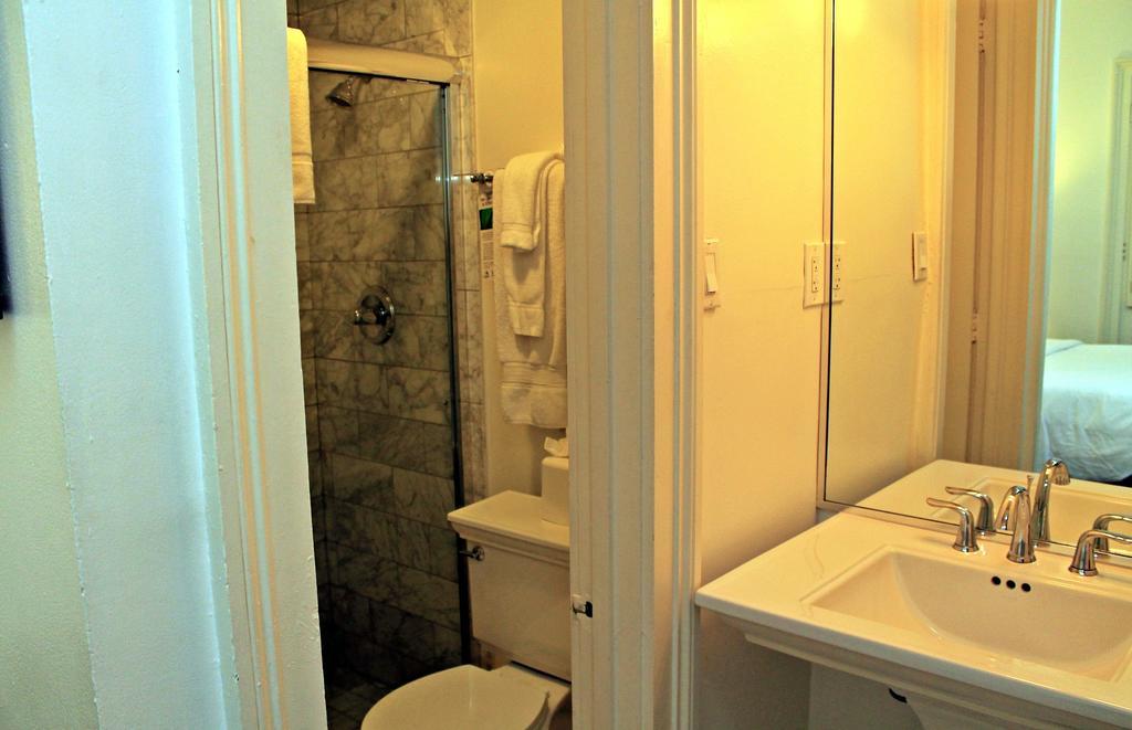 St. Helene Hotel 2*