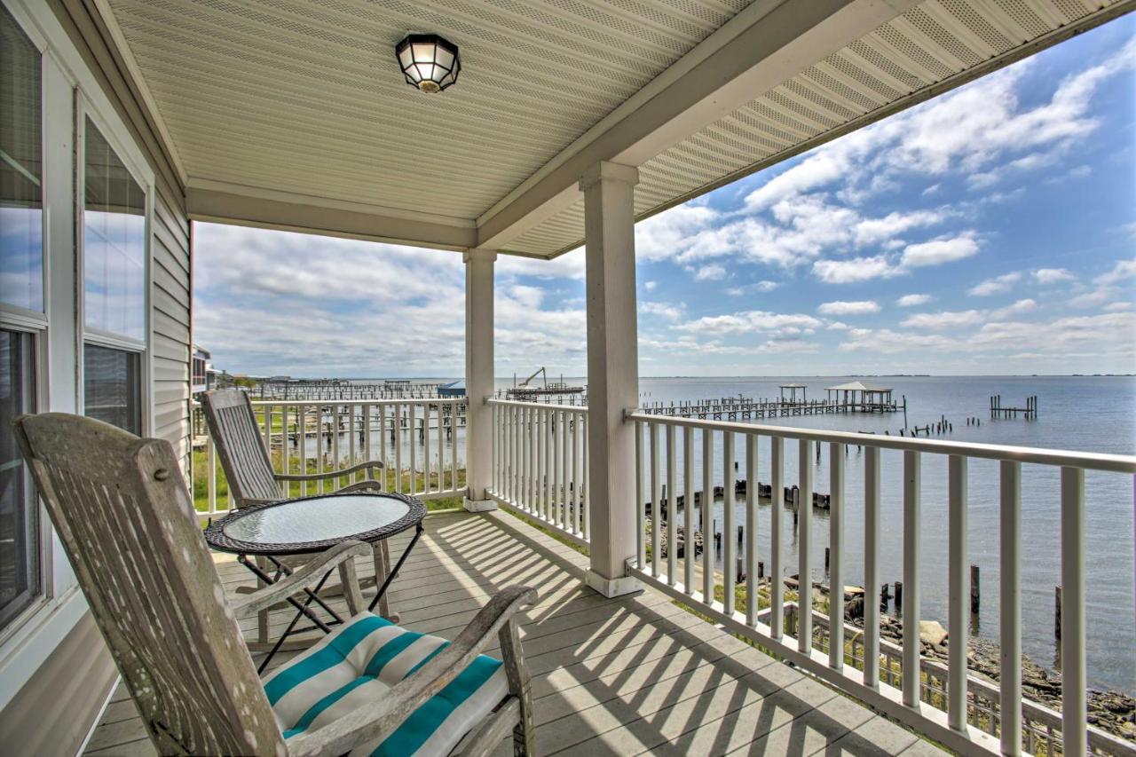 Waterfront With Private Dock And Pier Holiday home *