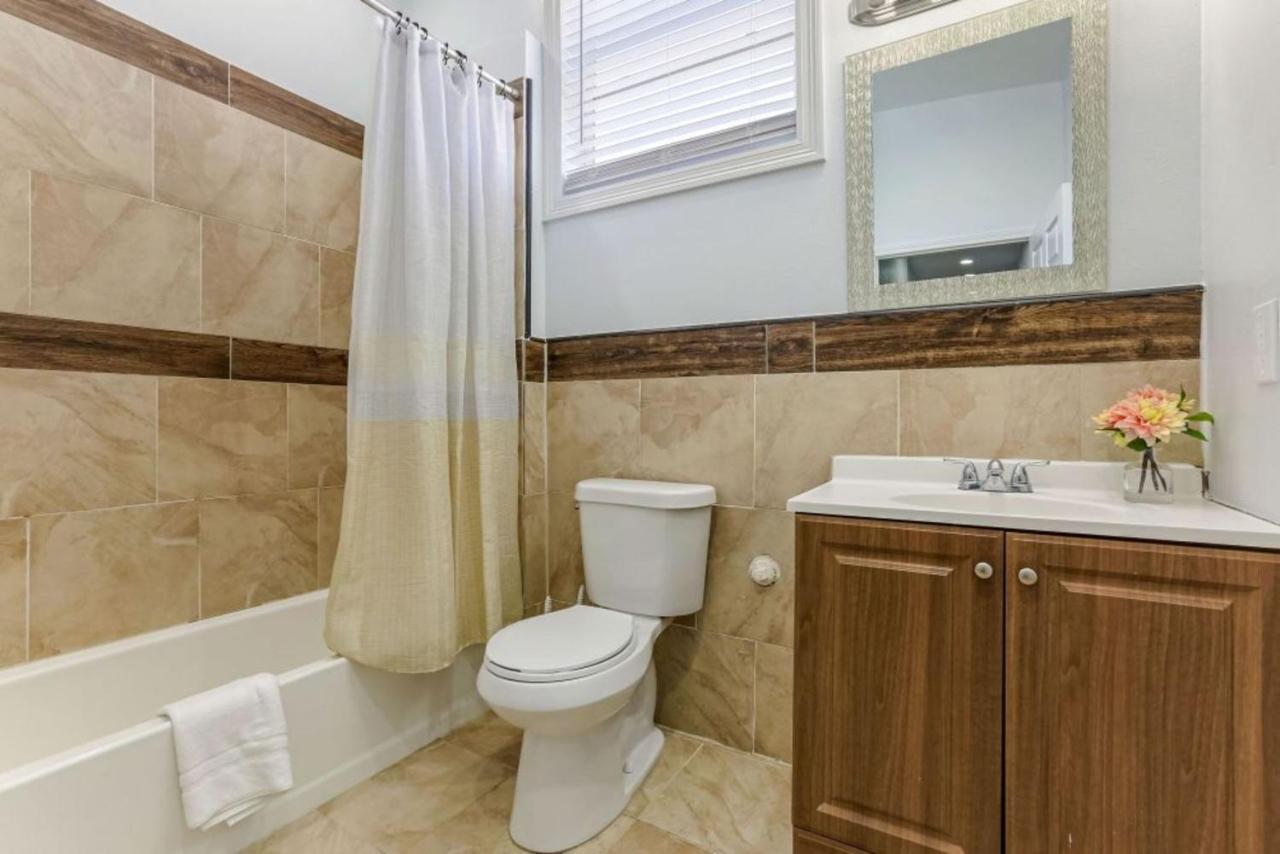 Elegant 4br In Downtown Apartment *