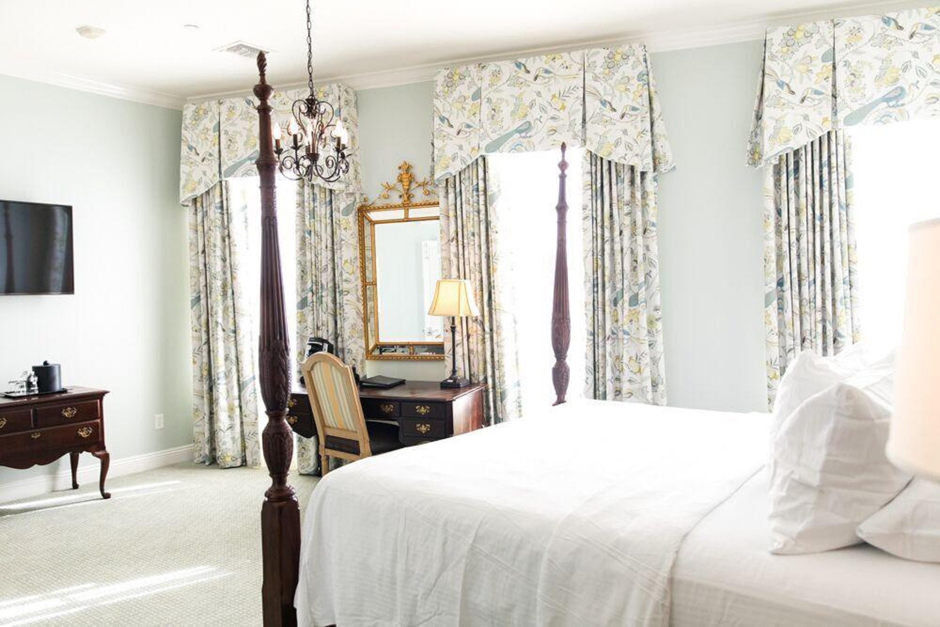 Bienville House 3*