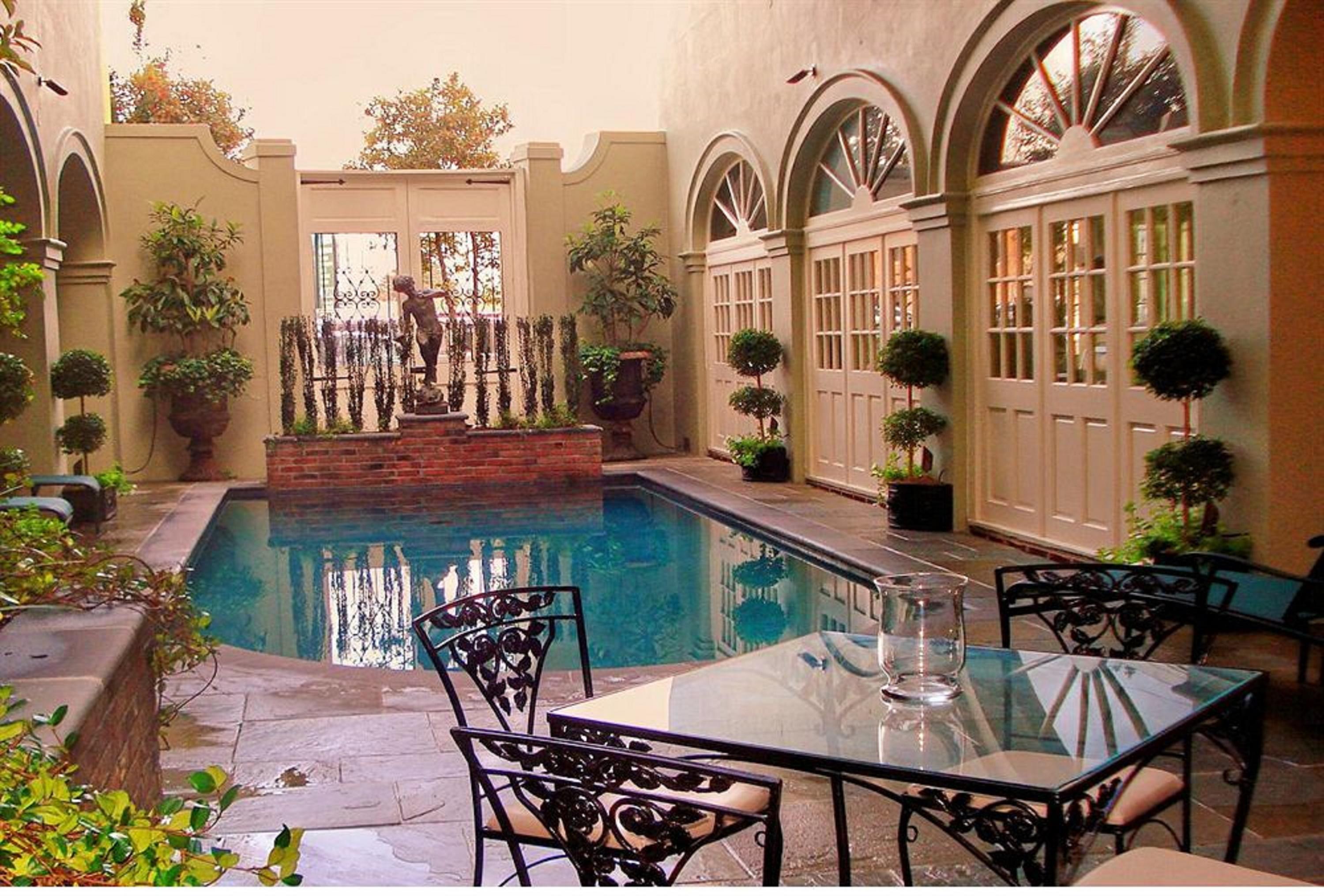 Bienville House Hotel