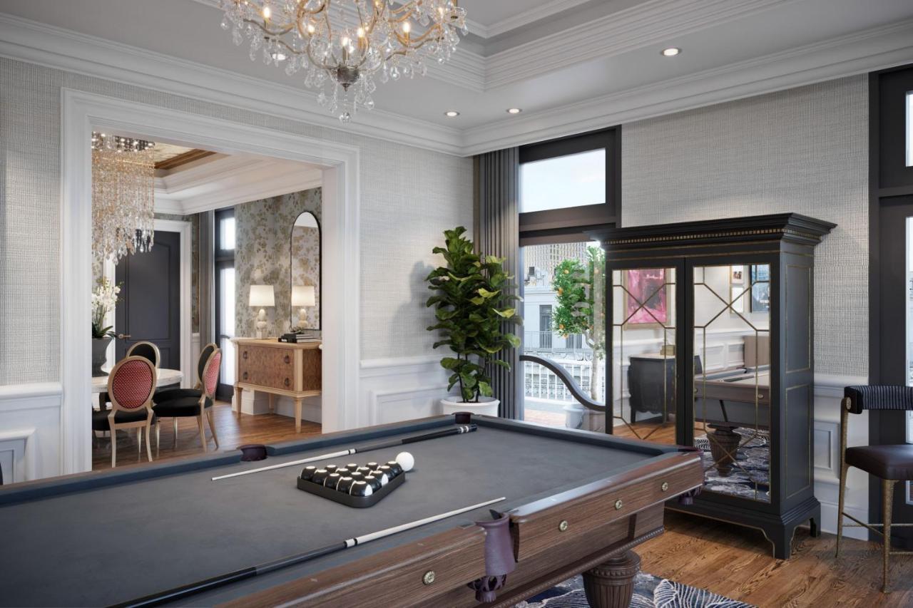 The Ritz-carlton,