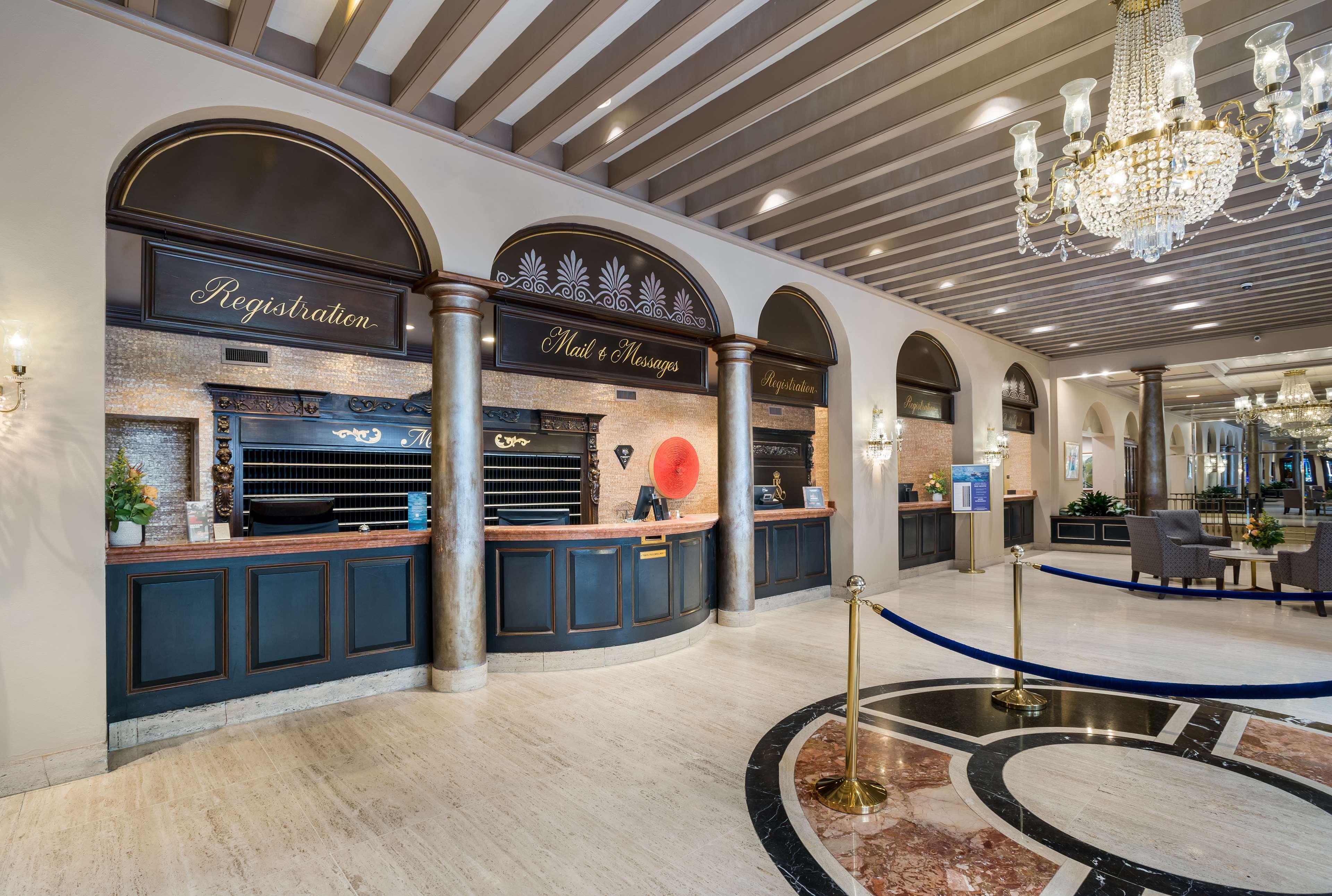 The Royal Sonesta Hotel 5*