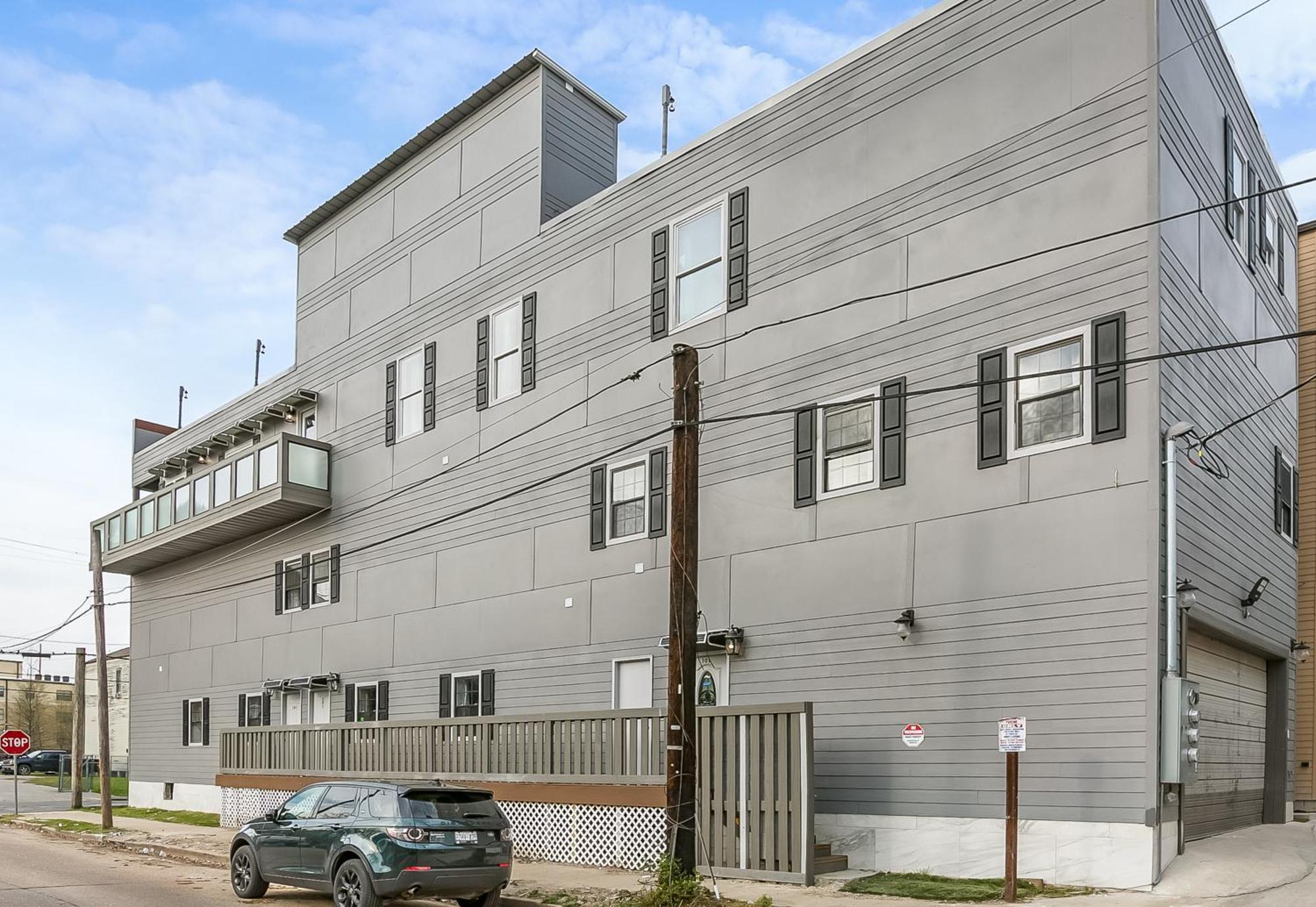 Spacious In Downtown Nola Apartment *
