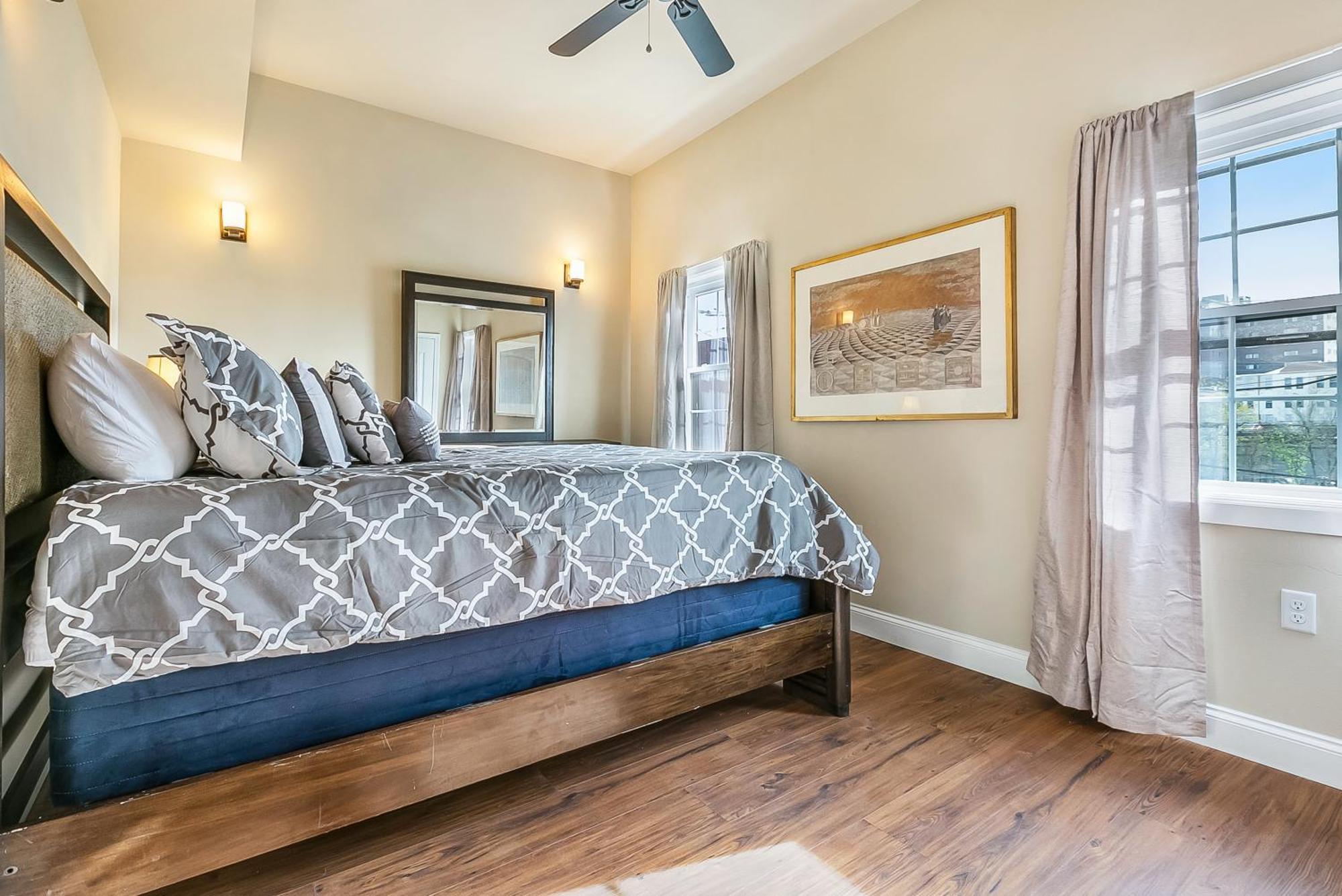 Spacious In Downtown Nola Apartment *