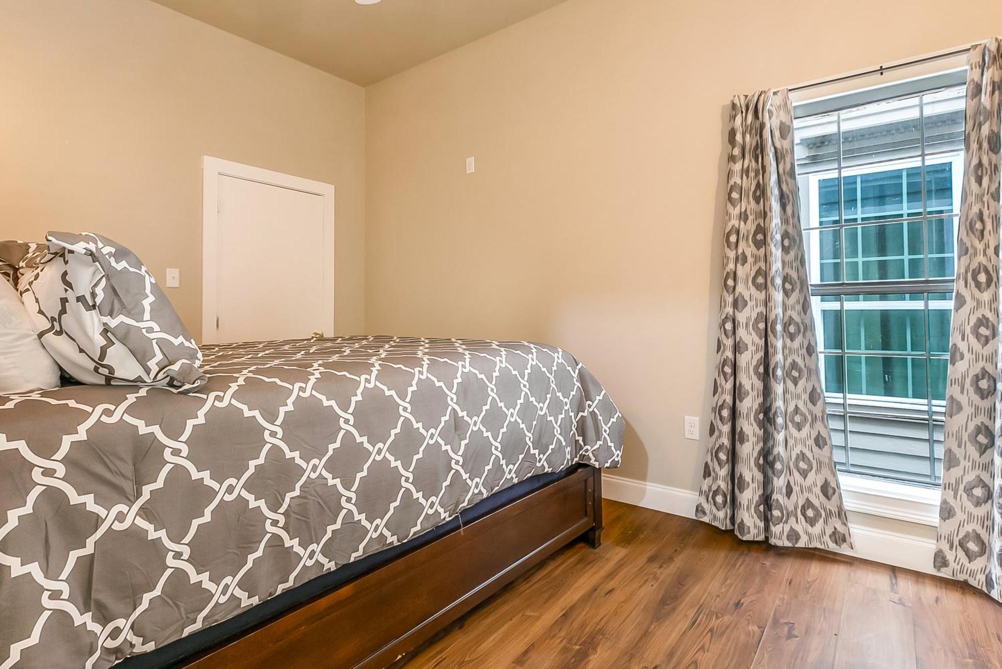 Spacious In Downtown Nola Apartment *