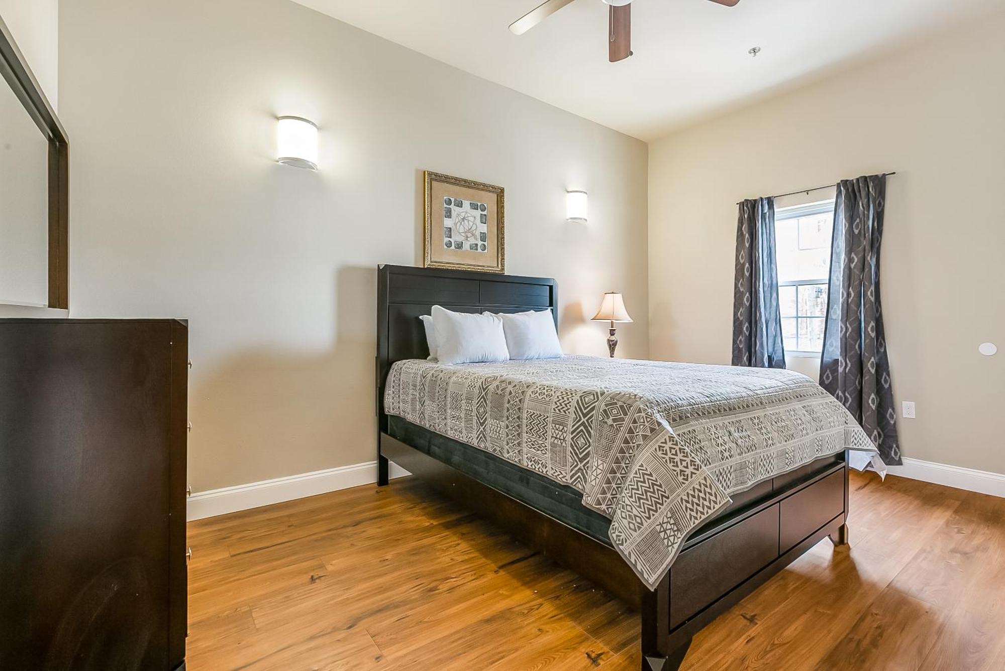 Spacious In Downtown Nola Apartment New Orleans
