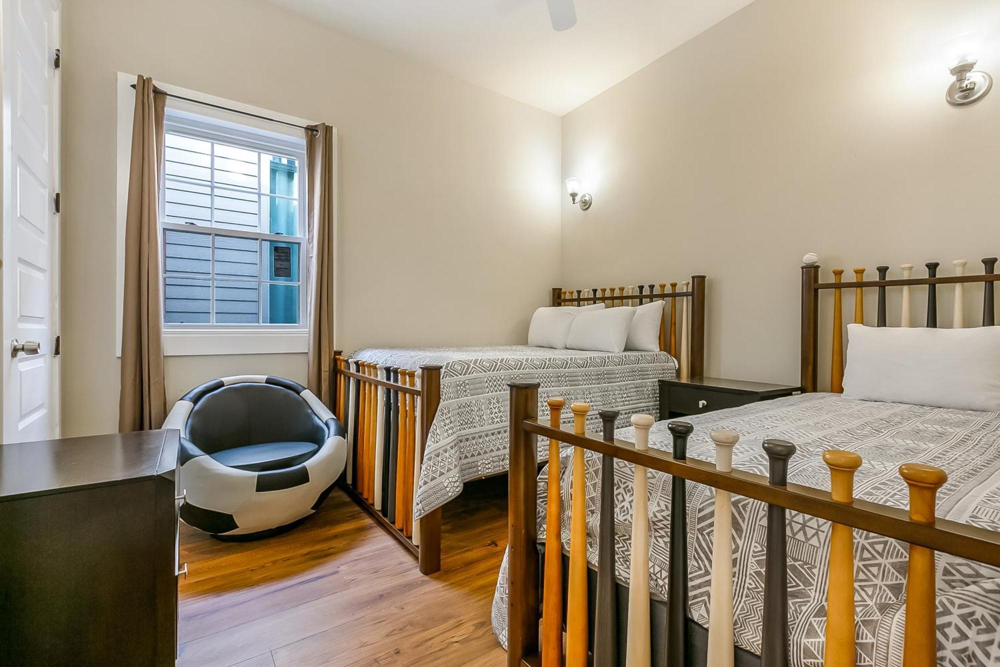 Spacious In Downtown Nola Apartment