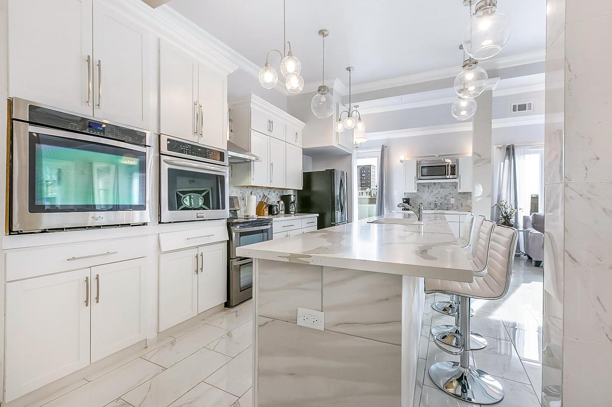 Spacious In Downtown Nola Apartment *