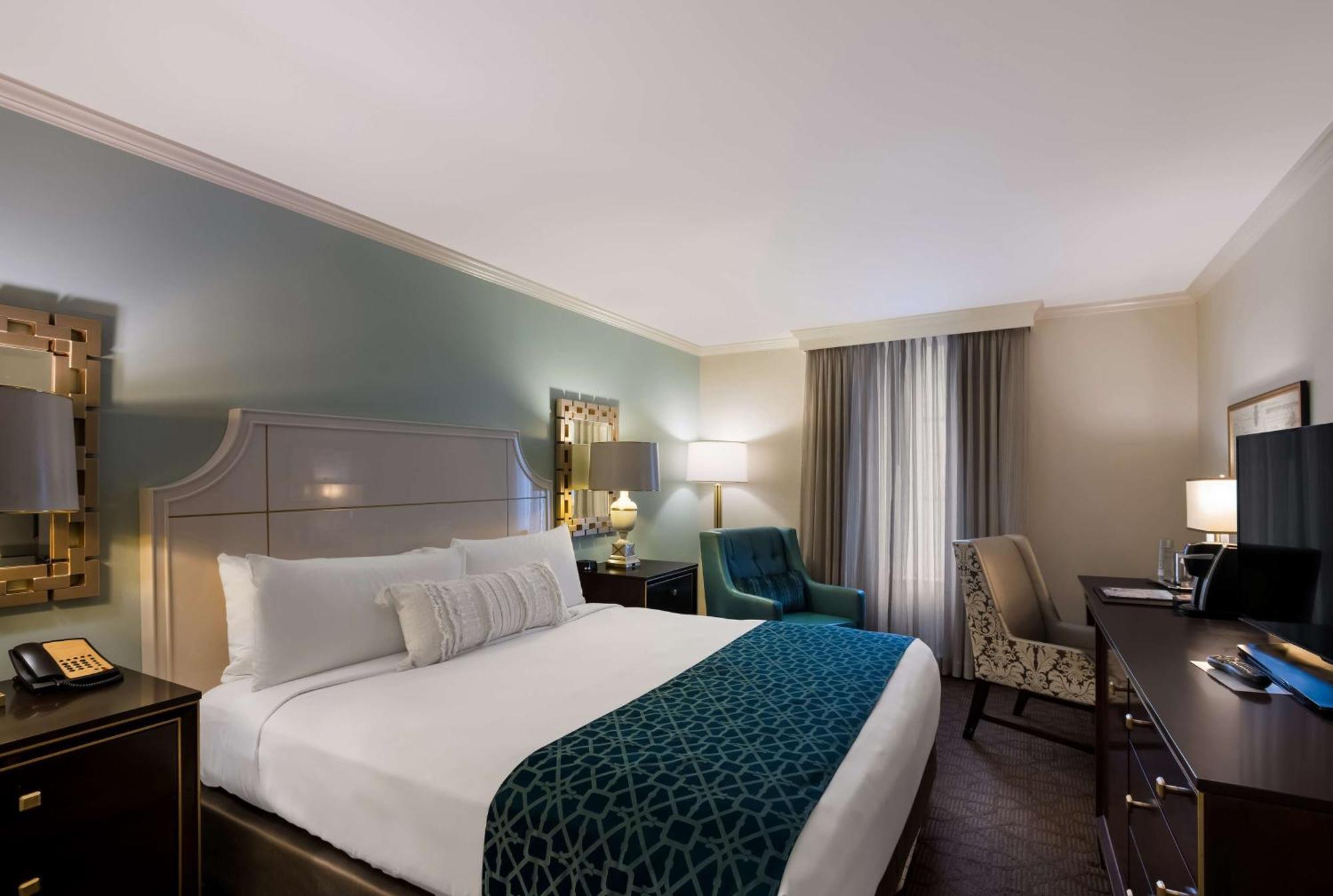 The Royal Sonesta 5*