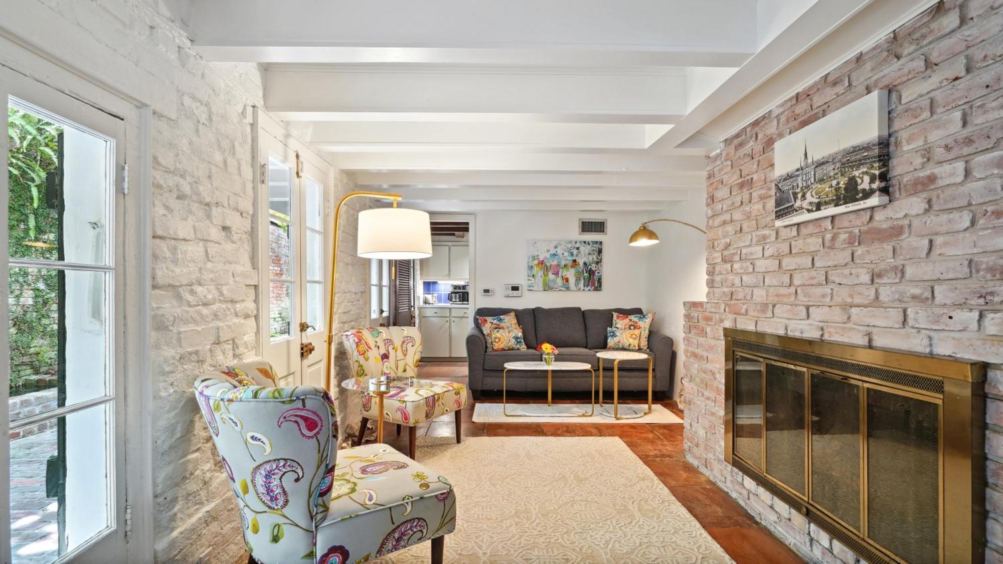 French Quarter Lanaux Mansion Bed & Breakfast *