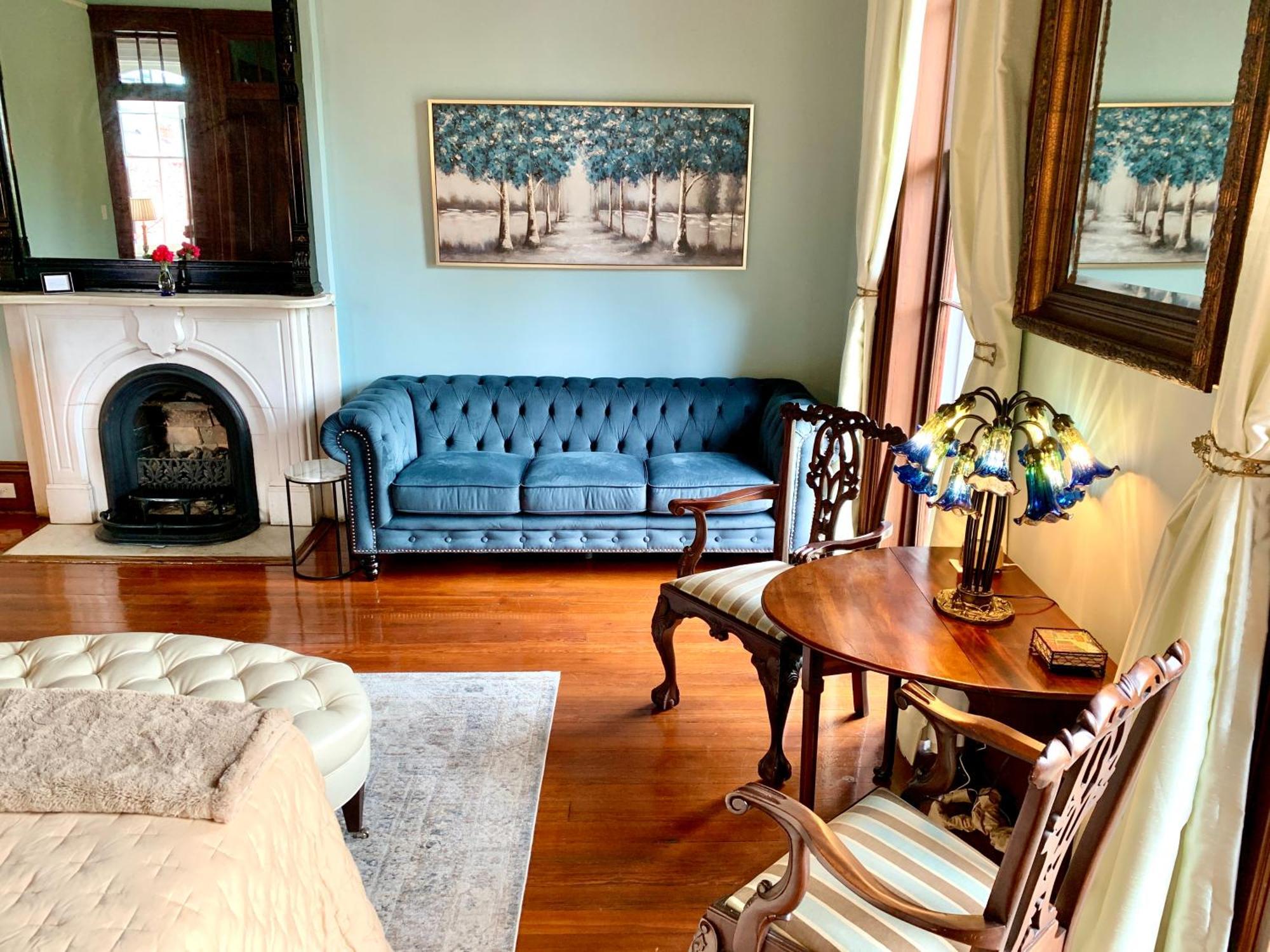 French Quarter Lanaux Mansion Bed & Breakfast *