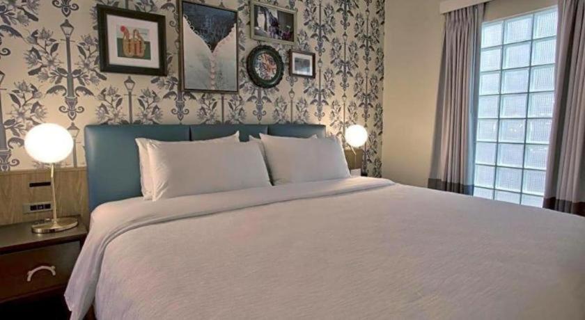 Royal St. Charles Hotel 3*