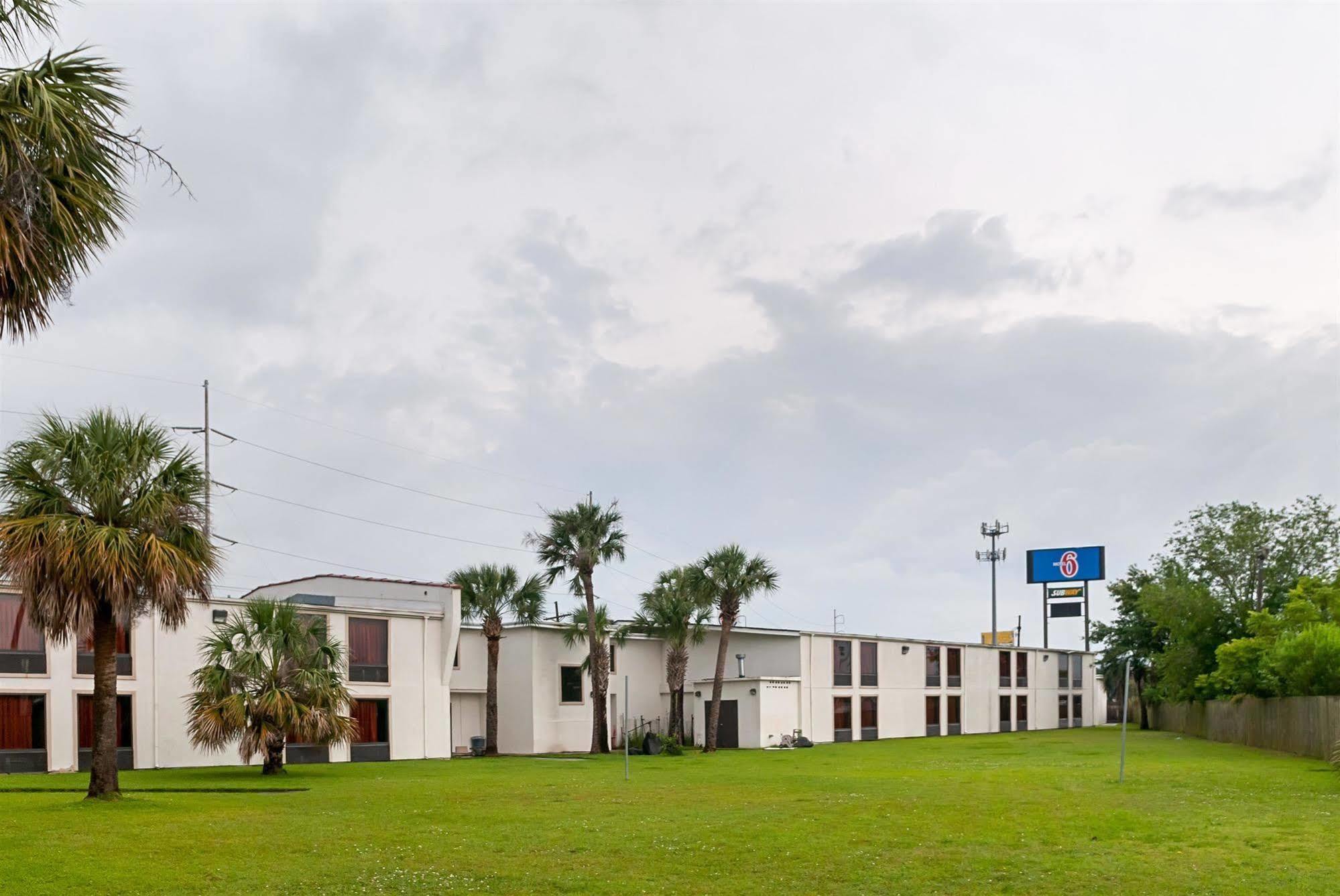 6-new Orleans, La - Near Downtown Hotel 4*
