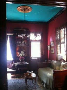 Royal Barracks Hotel New Orleans