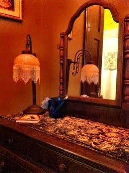 Royal Barracks Hotel New Orleans