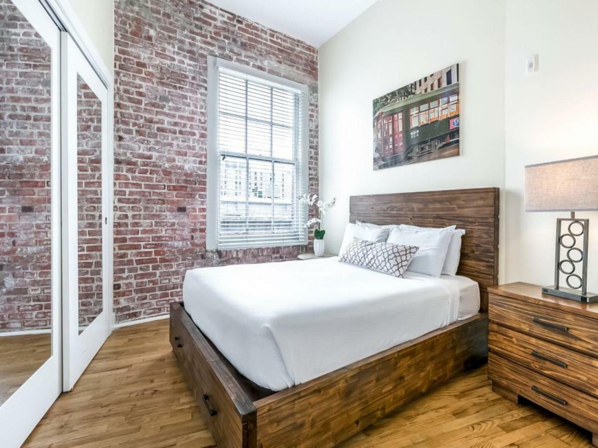 Beautiful Steps From French Quarter And Bourbon St Apartment *