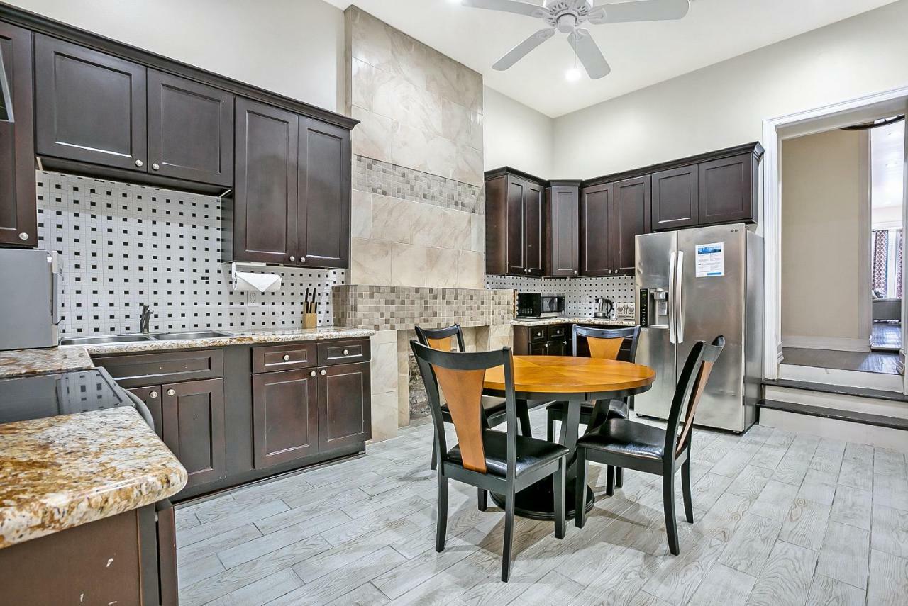 Elegant 4br In Downtown