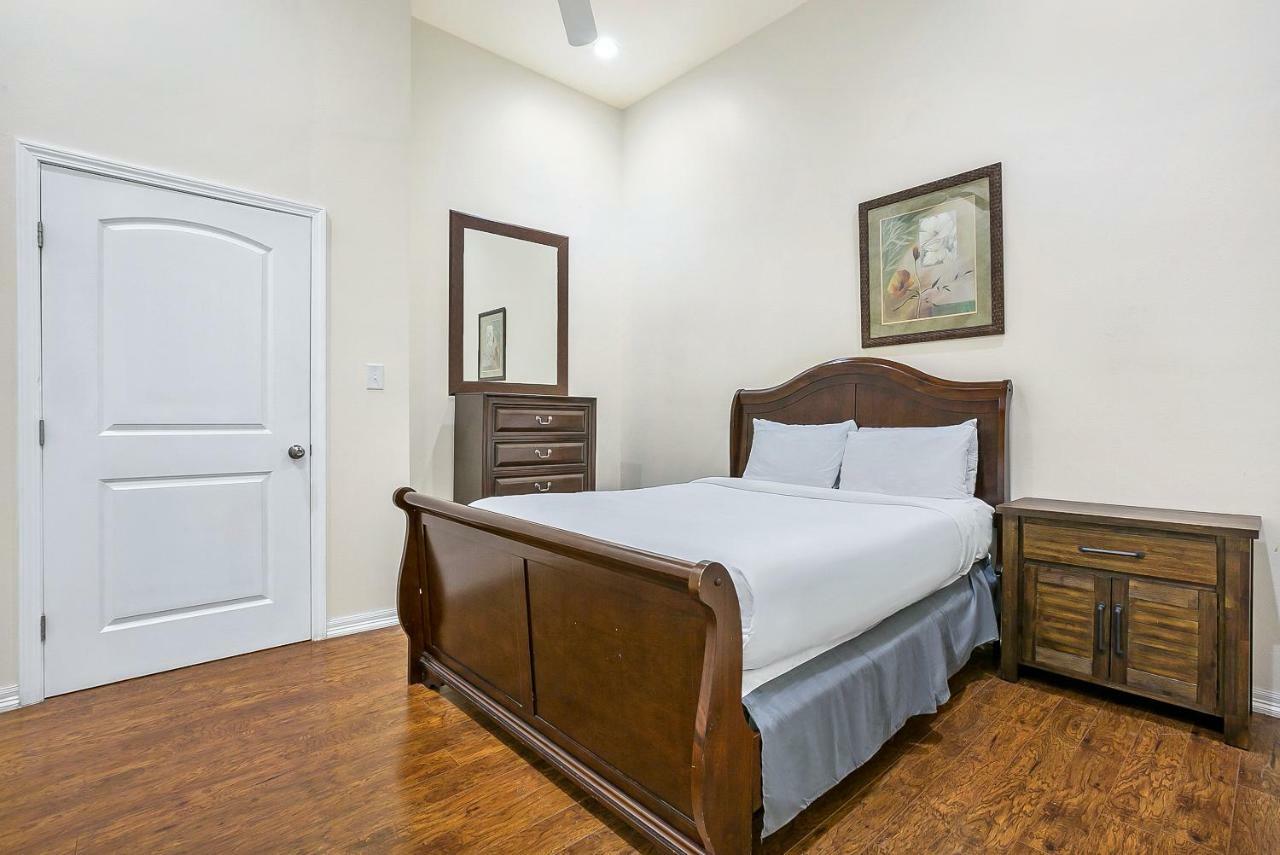 Elegant 4br In Downtown *