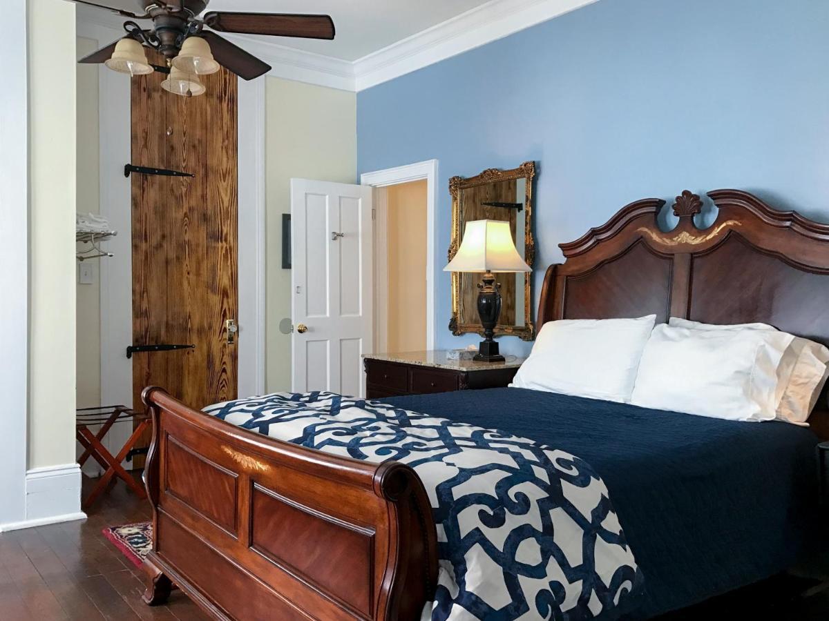Inn The Blue60 Marigny Inn 3*