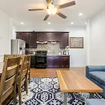 Elegant 4Br Condo In Downtown By Hosteeva