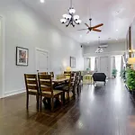 Spacious 3Br Condo In Downtown