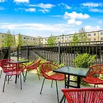 Elegant 4Br Condo In Downtown By Hosteeva