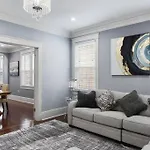 Luxury Spacious Uptown 3 Bedroom In Historic Area