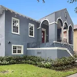 Luxury Spacious Uptown 3 Bedroom In Historic Area