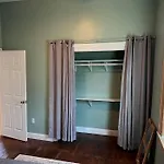 Chilled Pad 2 Blocks From The French Quarters