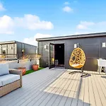 Nova Rooftop Villa