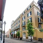 Saint Louis Hotel