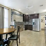 Modern 4Br Penthouse In Downtown By Hosteeva