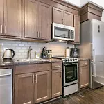 1 And 2 Bedroom Private Condos Steps Away From French Quarter
