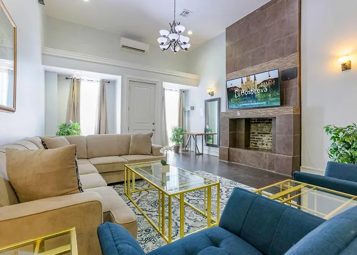 Spacious 3Br Condo In Downtown