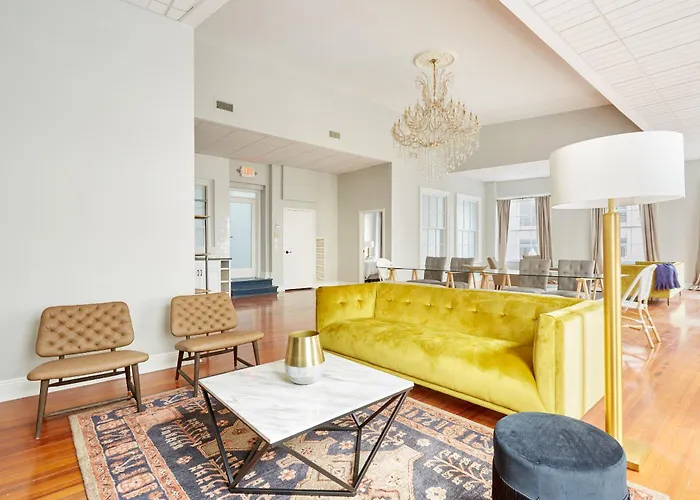 Sonder Baronne Manor