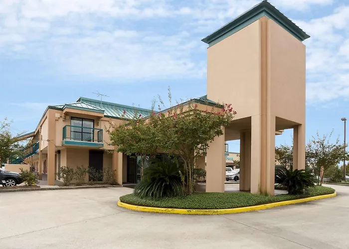 Rodeway Inn & Suites