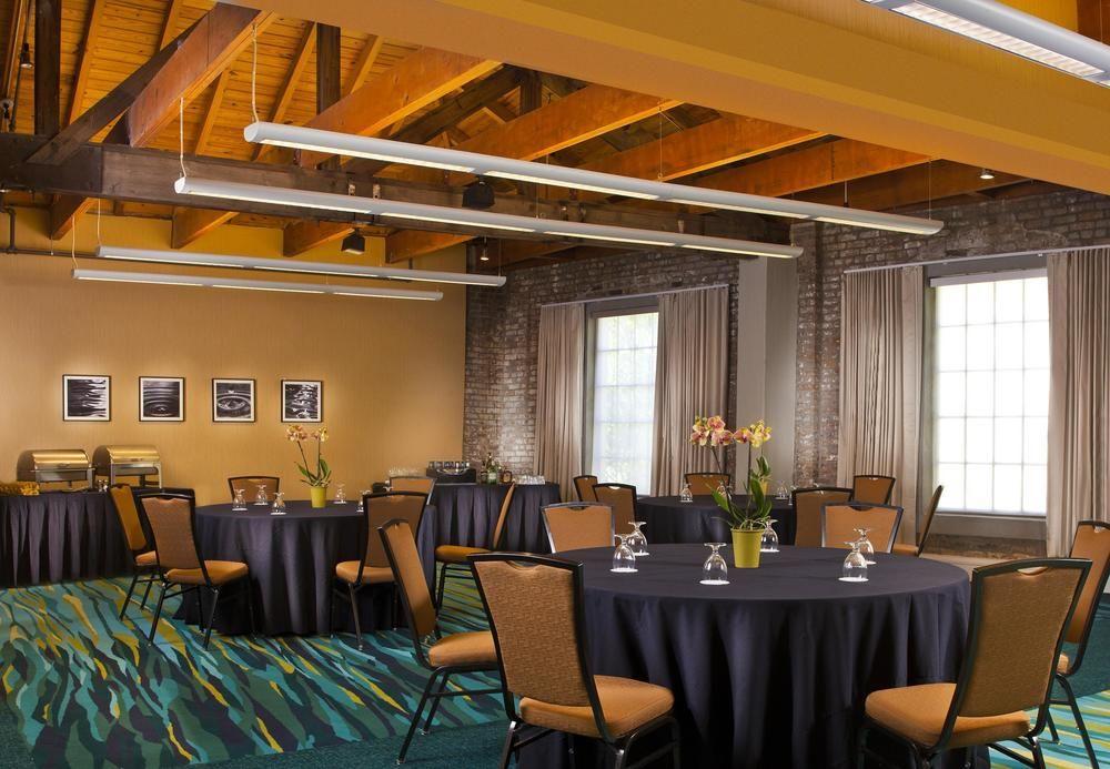 Springhill By Marriott Warehouse Arts District Hotel