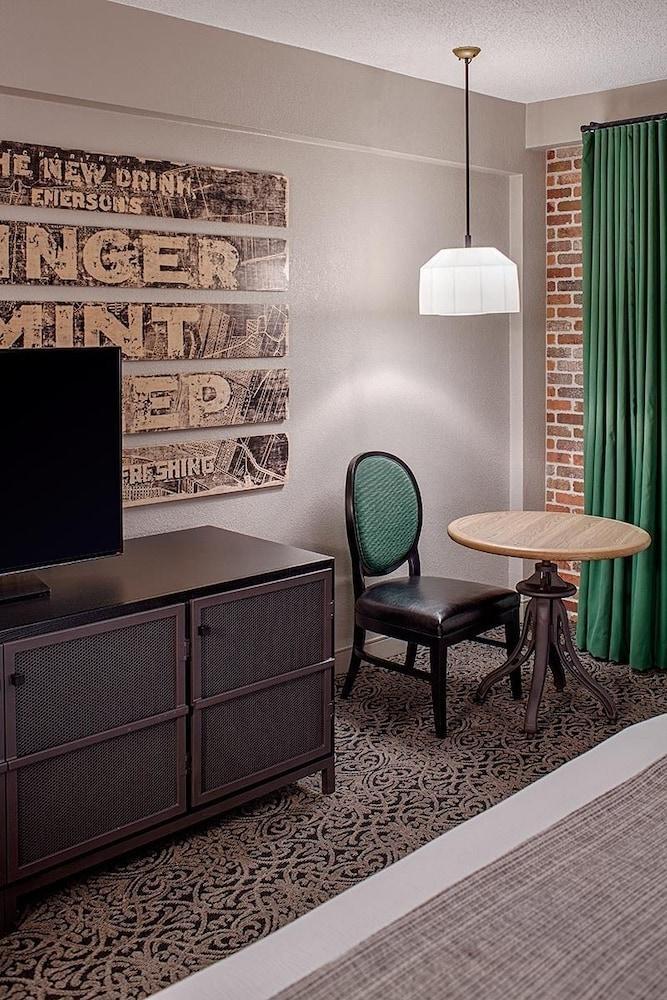 Holiday French Quarter-chateau Lemoyne By Ihg