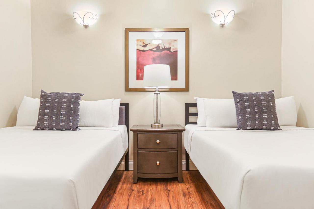 Fully-furnished 4br Near Fq Apartment *