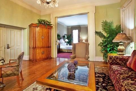 Hotel Holiday French Quarter-chateau Lemoyne By Ihg New Orleans