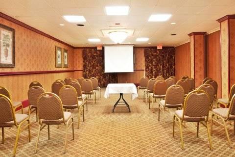 Holiday French Quarter-chateau Lemoyne By Ihg Hotel 3*