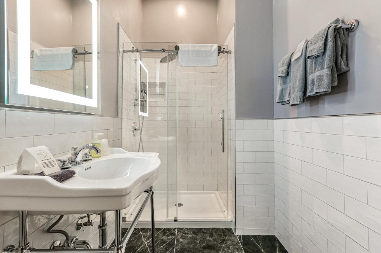 Hotel Rathbone Mansions 3*