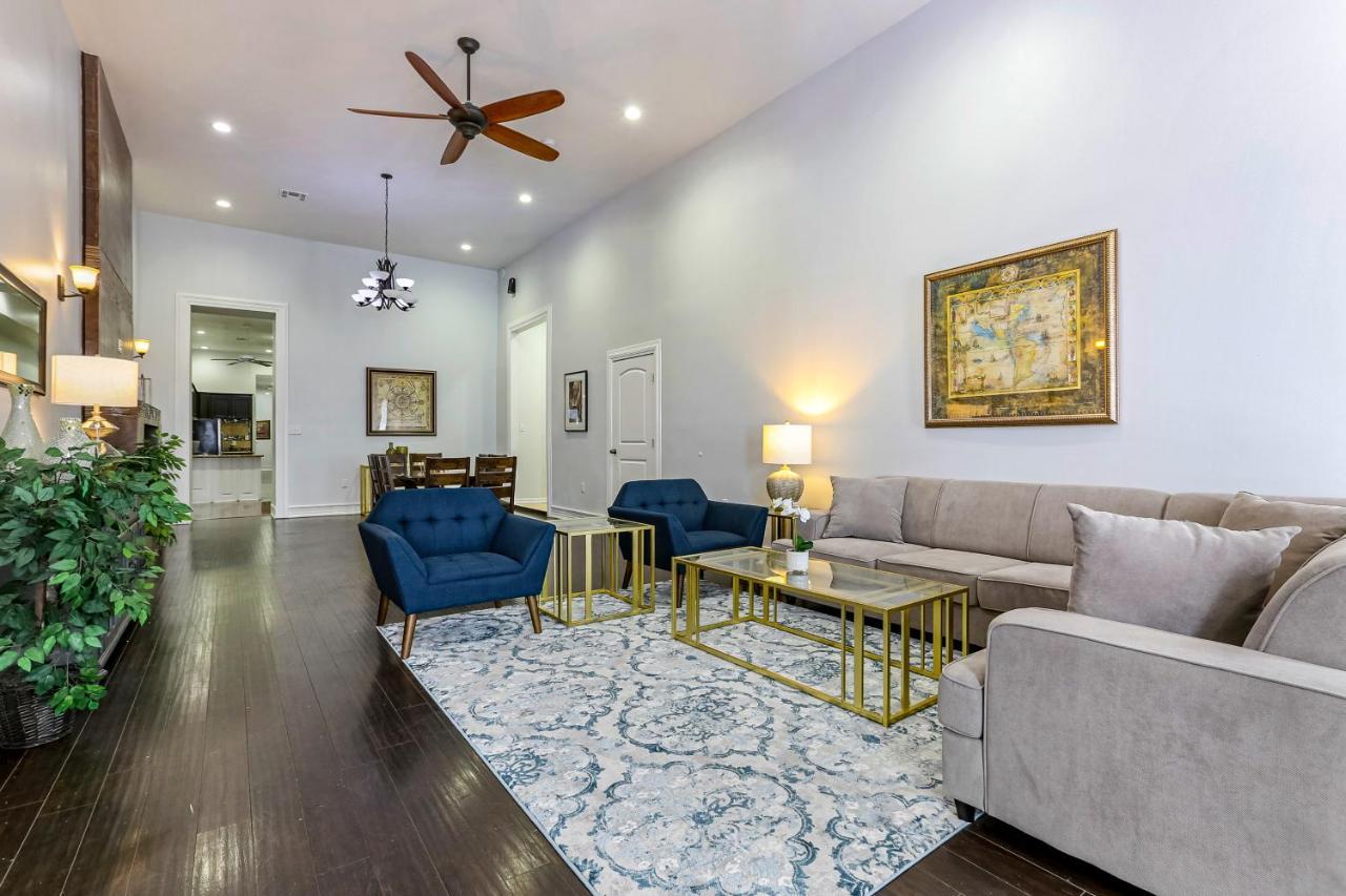 Spacious 3br In Downtown Apartment
