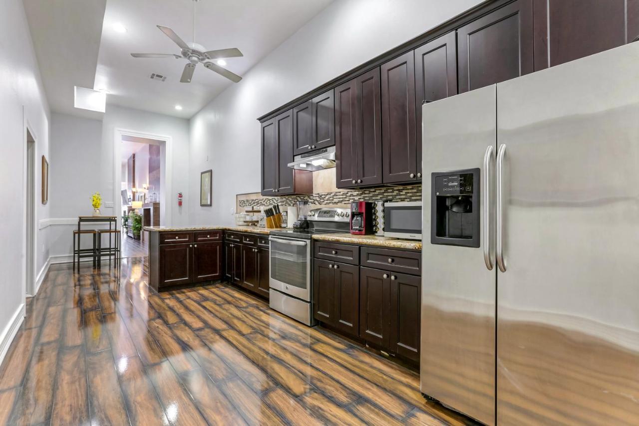 Apartment Spacious 3br In Downtown *