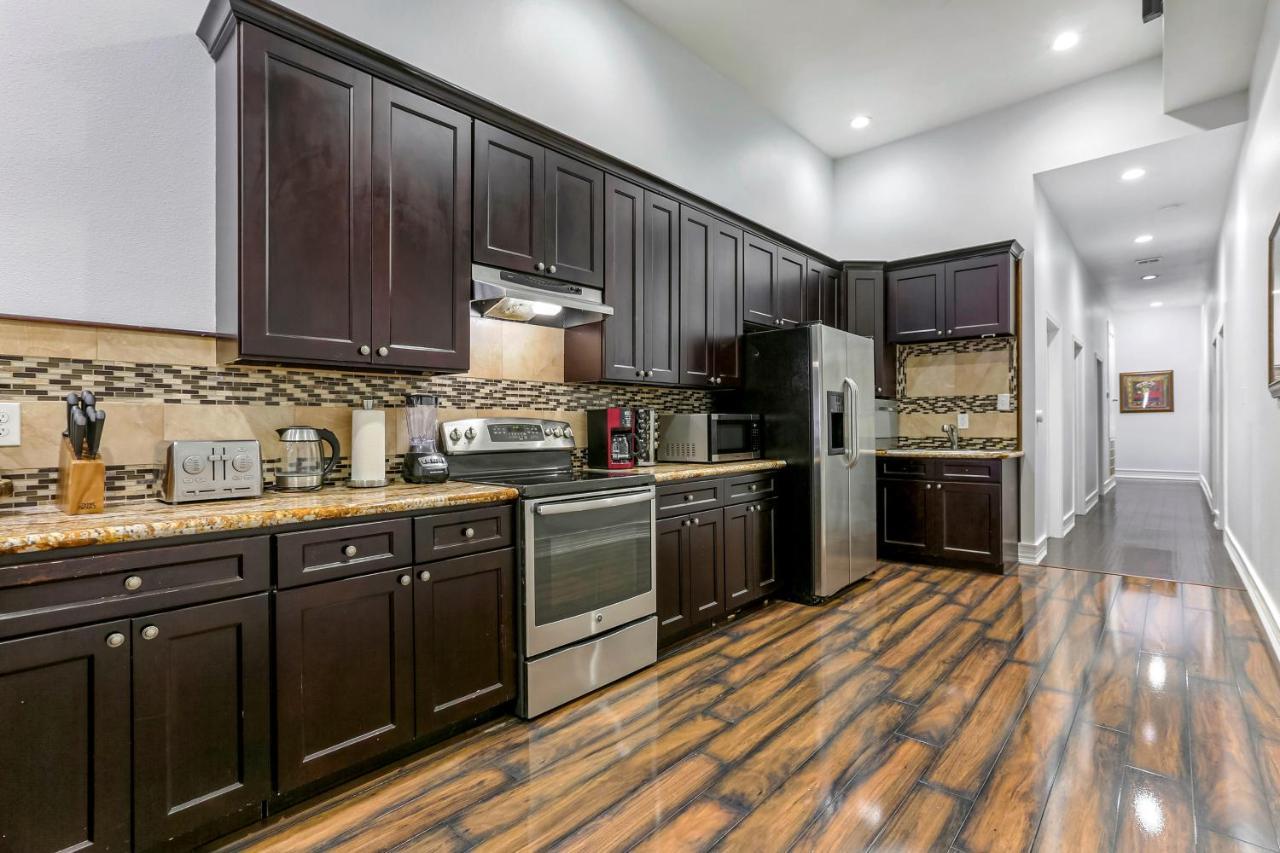 Apartment Spacious 3br In Downtown *
