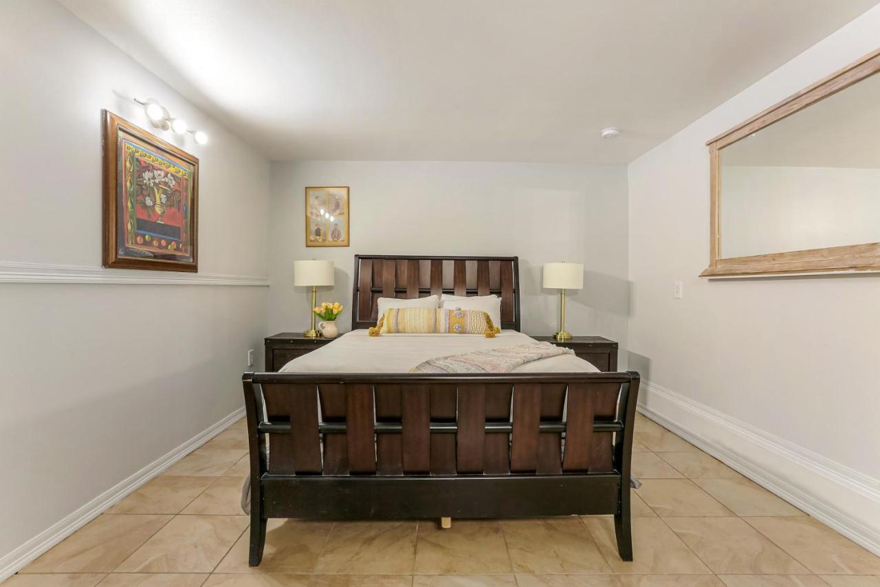 Apartment Elegant 4br In Downtown By Hosteeva