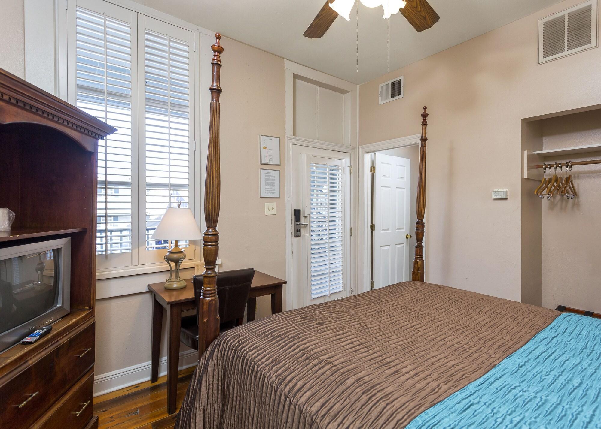 Hotel Courtyard By The French Quarter 3*