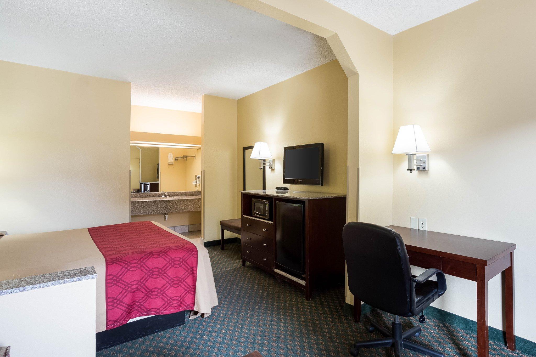 Rodeway & Hotel 2*
