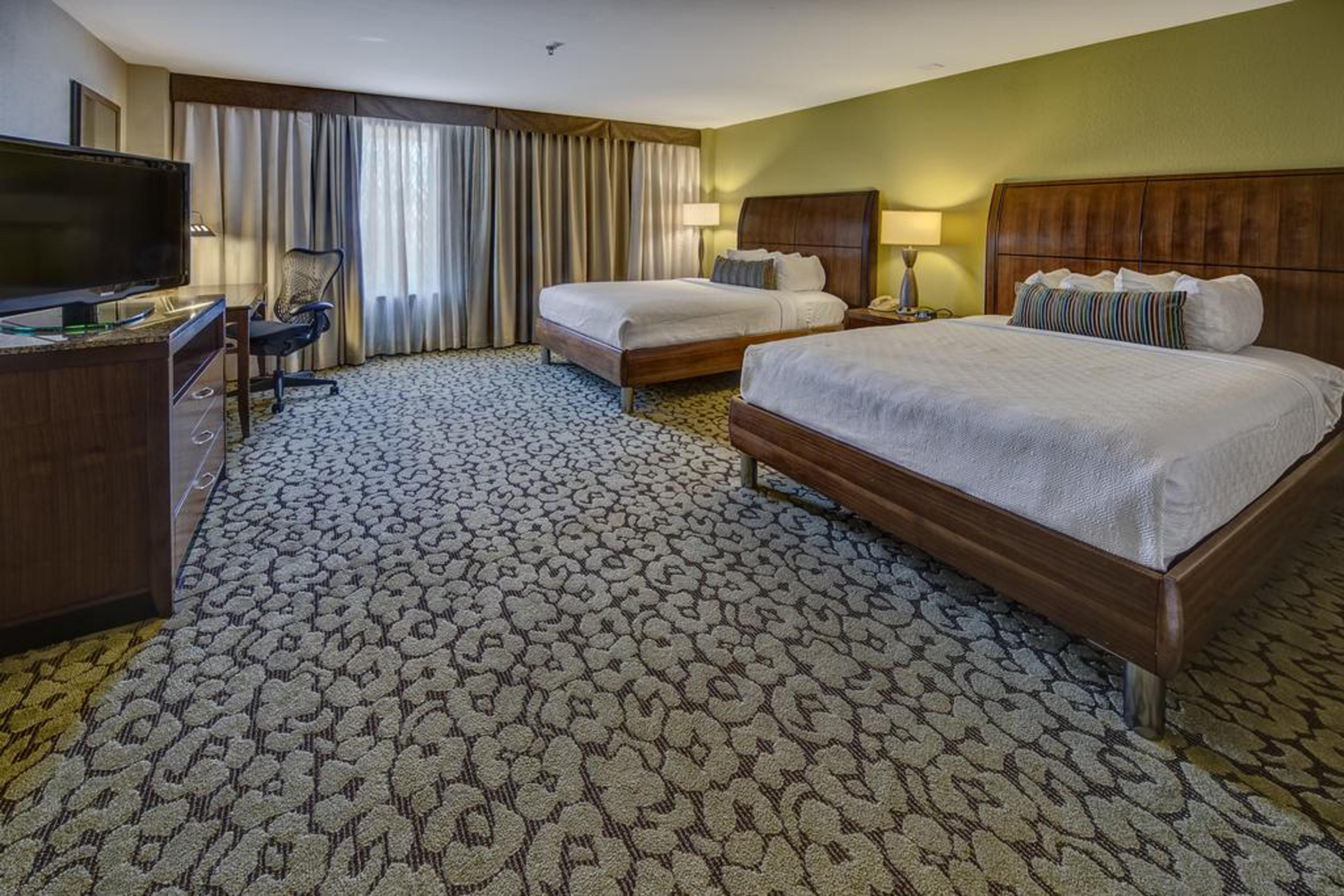 Hilton Garden Convention Center 3*